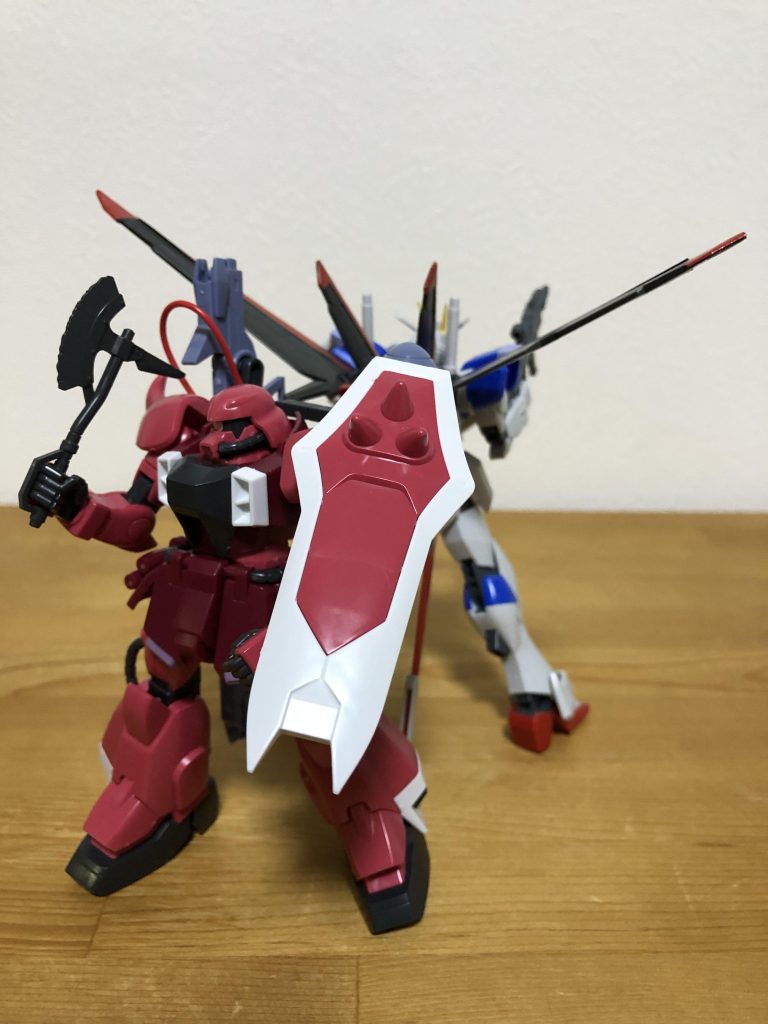 シンのインパルスと背中合わせに。