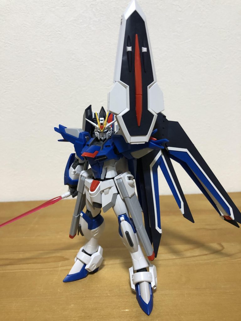 戻ってきたシールドを装着。