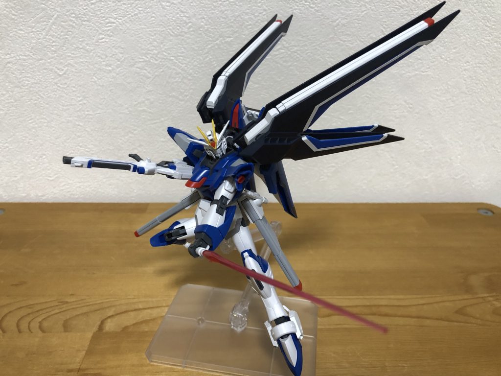 SEEDガンプラミッションのポーズ例を参考に。