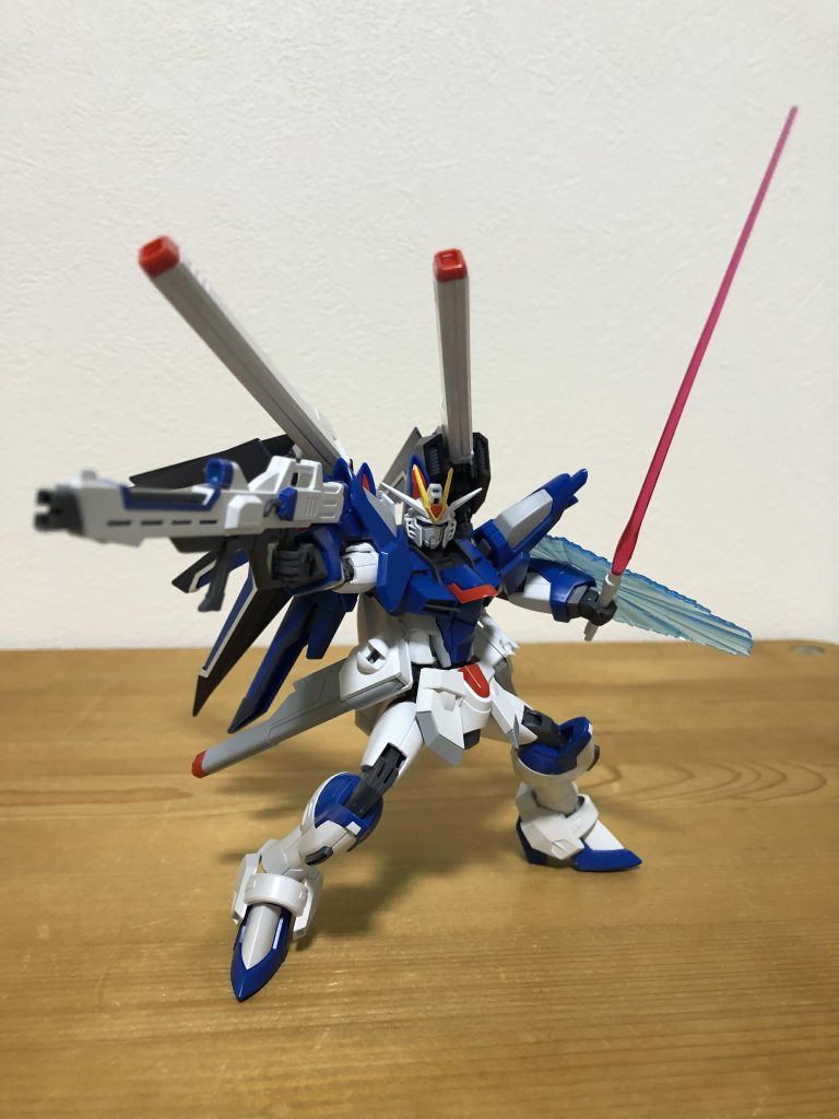 上手くバランスをとれば意外とスタンド無しで自立させられました。