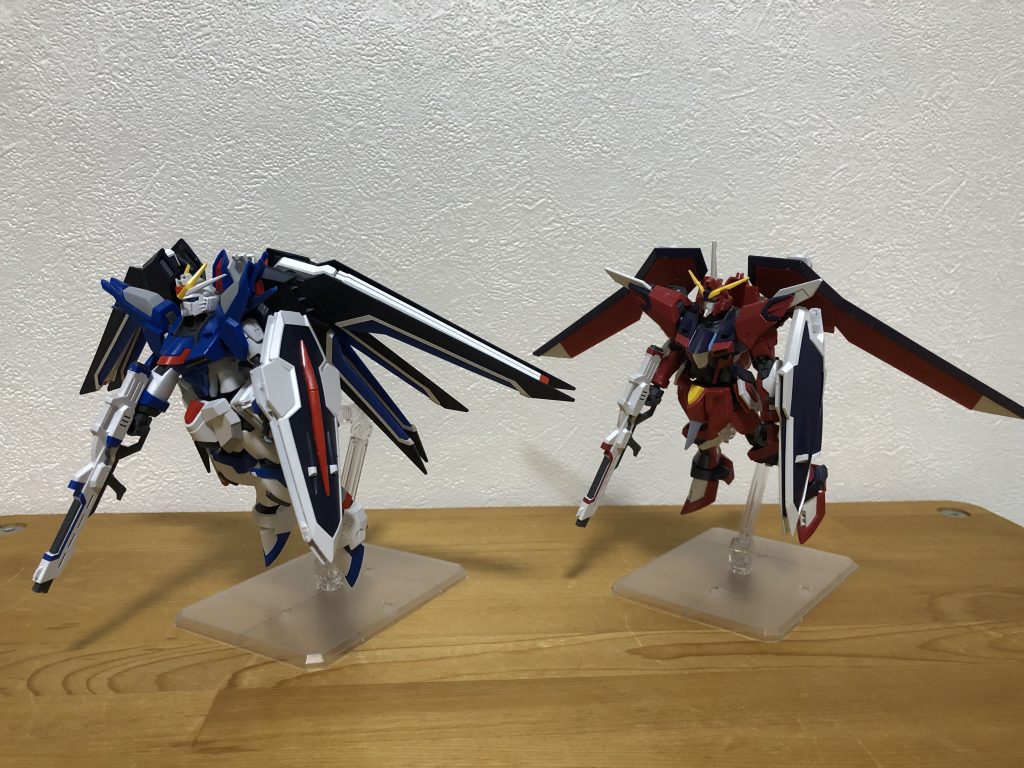 MS形態に変形し戦場に降り立つ。