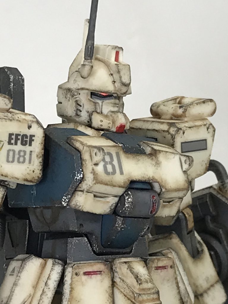 あ…どうでもいいガンプラの説明も一応…お手軽製作 HG Ez8成形色を活かした お手軽汚しの過去作品つや消しスプレー→水性ホビーカラー焼鉄色とシルバーでチッピング→リアルタッチマーカーブラウン1で陰影付けのみ完