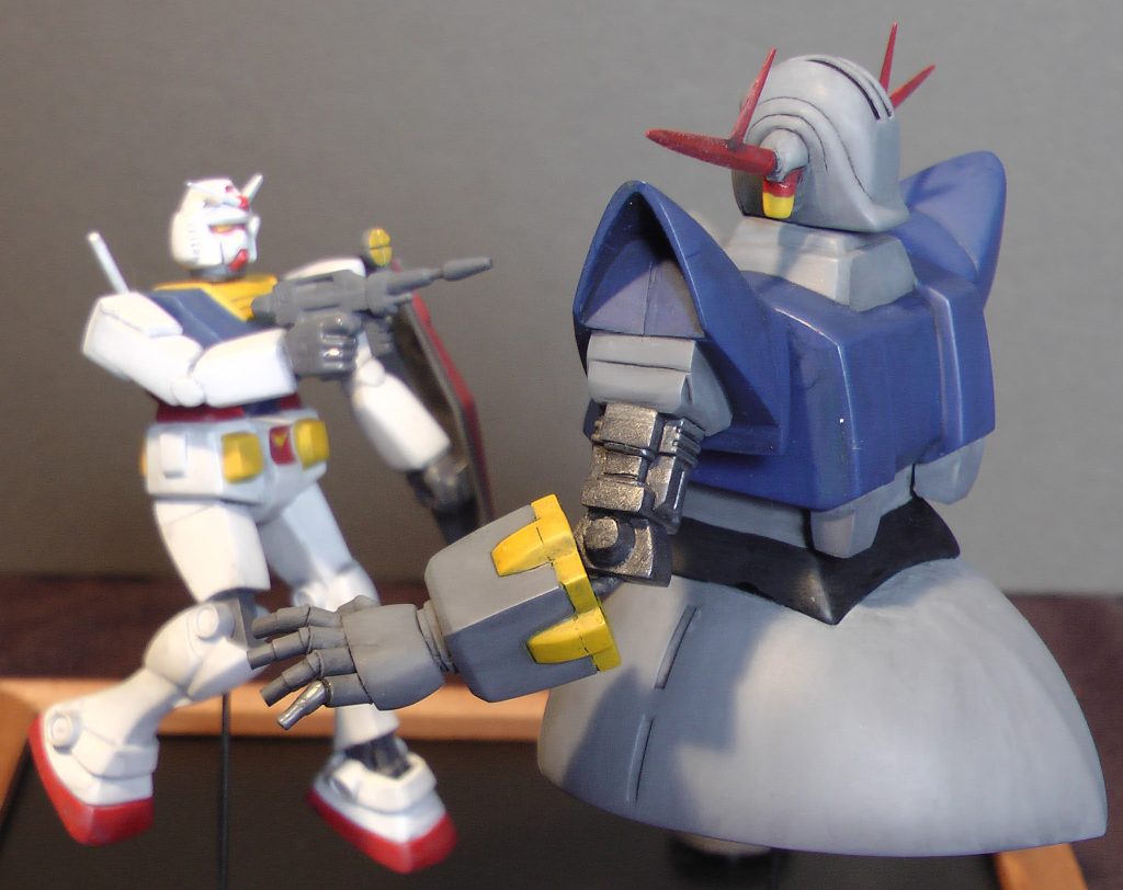 ジオングはポーズ替えと指先の換装(ガラスビーズ)をしています。