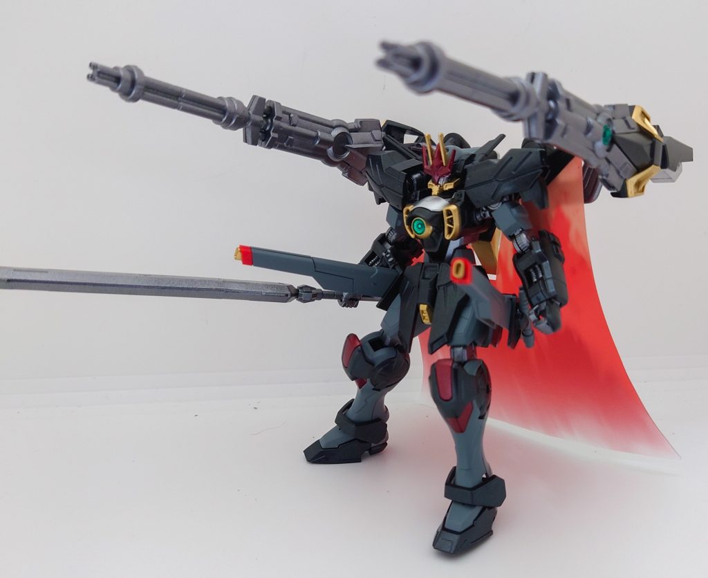 両足にライジングフリーダムの「ヴァイパー３レールガン」を装備させ、ガトリング砲との一斉射撃をイメージしてみました。