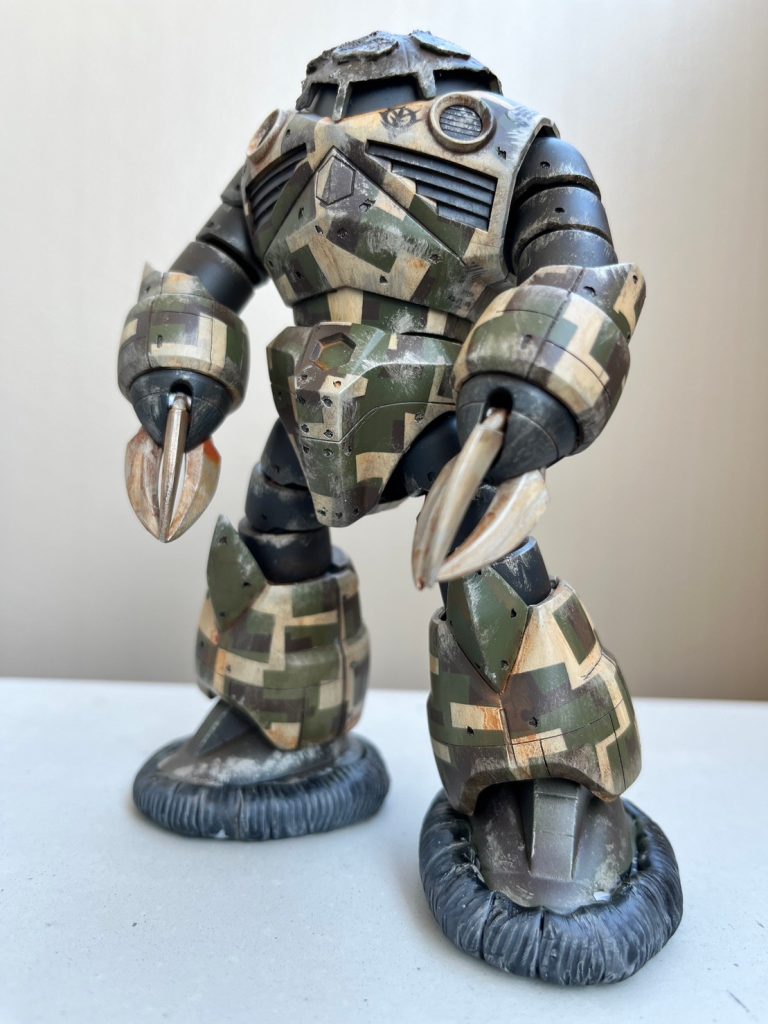 足にエポキシパテでホバーカバーを再現しましたゴムっぽさも出て まぁこんなもんでしょ