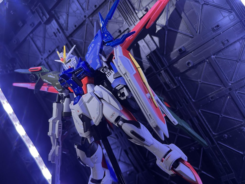 ストライクのブルーはキャンディ塗装でメリハリをつけました