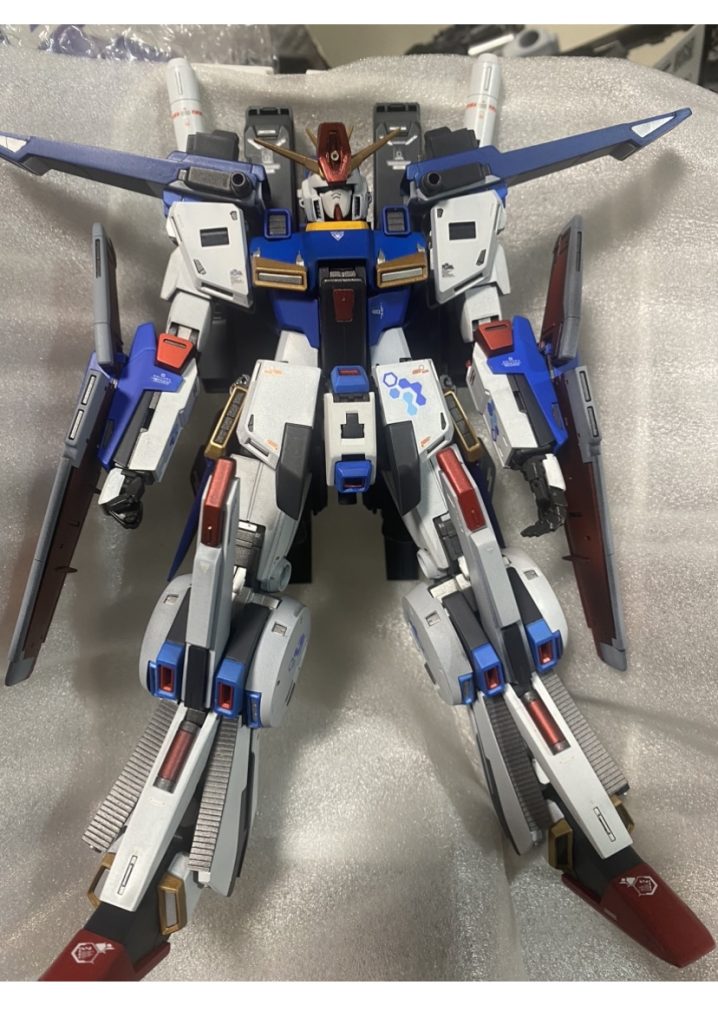 こちらのフルアーマーの中のダブルゼータはシンプルに仕上げてます。