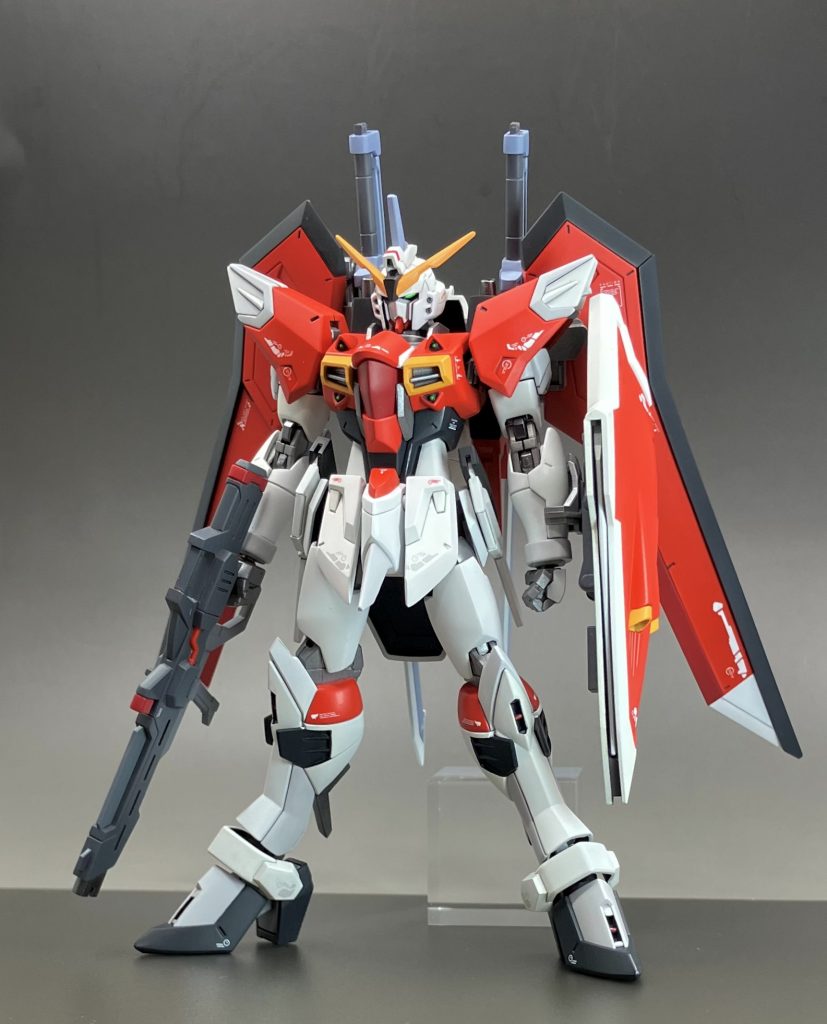 頭部はトサカとアゴを短縮。胴体は腰との接続部分で0.5ミリ延長しました。太腿で約3ミリ延長。膝はまっすぐ伸ばせるように削り込み。