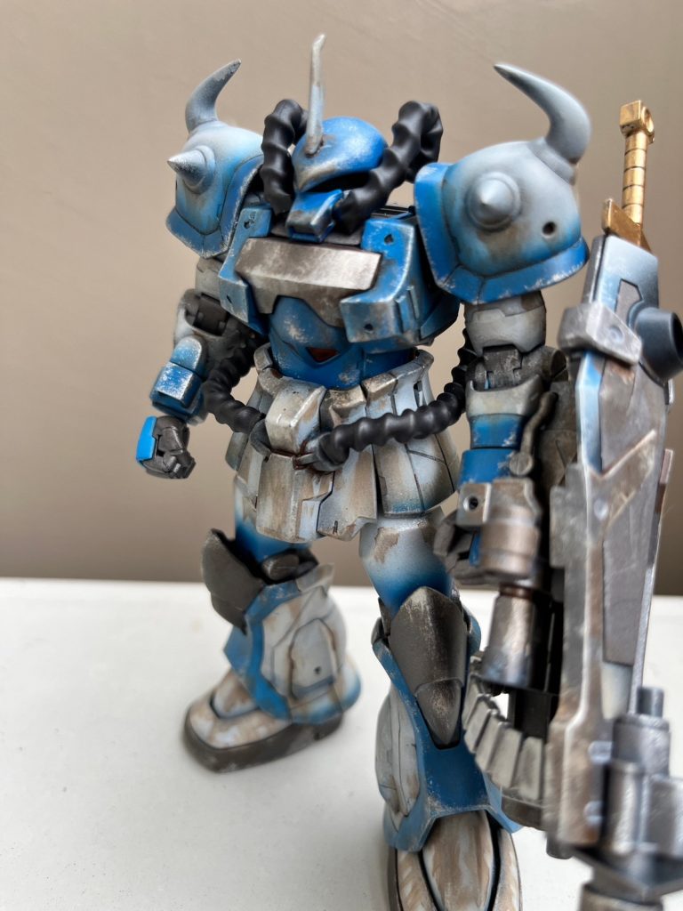 ポリパテで頭部ひさし部分を盛って悪顔に整形動力パイプはハンダと収縮チューブで製作その他は素組みです  まぁこんなもんでしょ