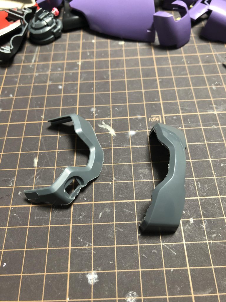 胸部のボリュームアップのため、切断しました。