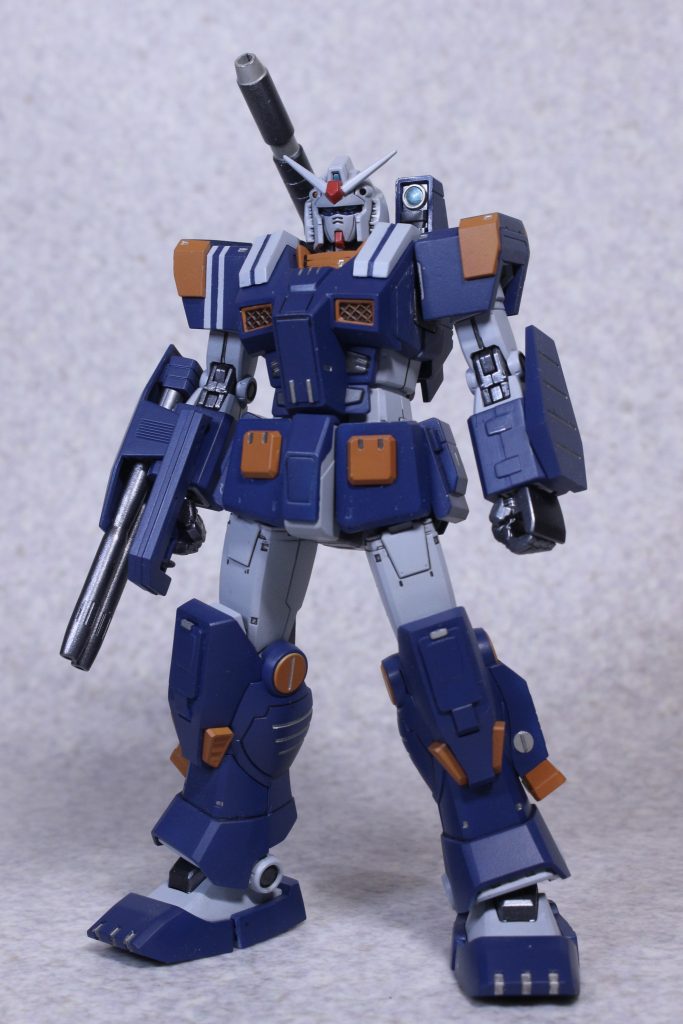 HGフルアーマーガンダムです。素組みにヒケ、パーティングライン等の処理、各部のエッジ出し、一部ディテール掘り直しをして全塗装しました。カラーは狂四郎版とサンダーボルト版の良いとこ取りしつつウルトラマンブレーザーに登場する怪獣型ロボ、アースガロンのイメージを入れようと思ってたんですが完成すると思ったよりアースガロン要素が強くなってしまい…まぁ前からアースガロンのカラーはガンダムに合う!と思っていたのでまぁ良いかと。