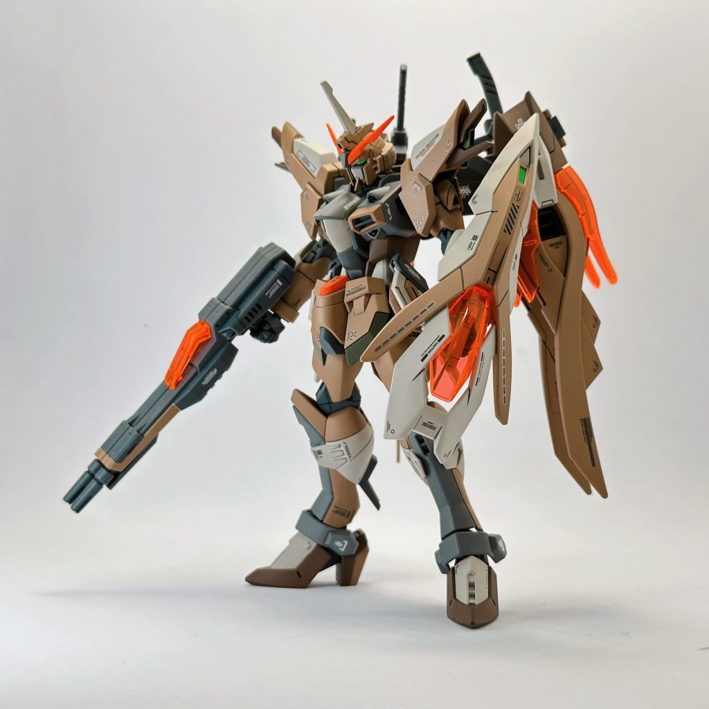 カレトヴルッフ繋がりでウィンガンダム炎とミキシング、一部ライフリのパーツも混ぜてみました!ビルド系っぽくなり過ぎないように、ミリタリーカラーで塗装しました