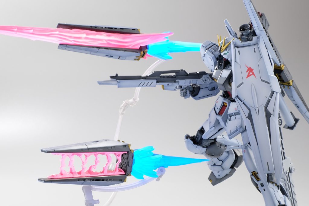 RGνガンダム–3枚目/制作者：モフモフぬこぱんち