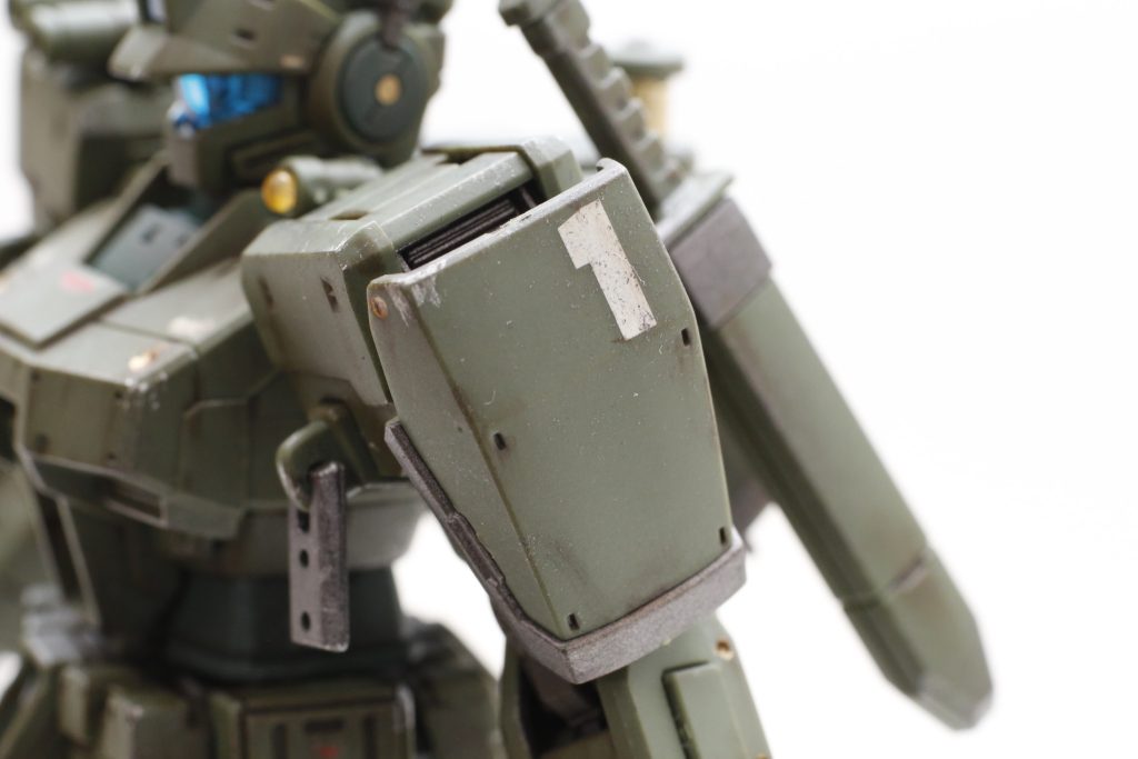 番号はなんとなく1番に。連邦マークのデカールがあれば貼りたいところ。