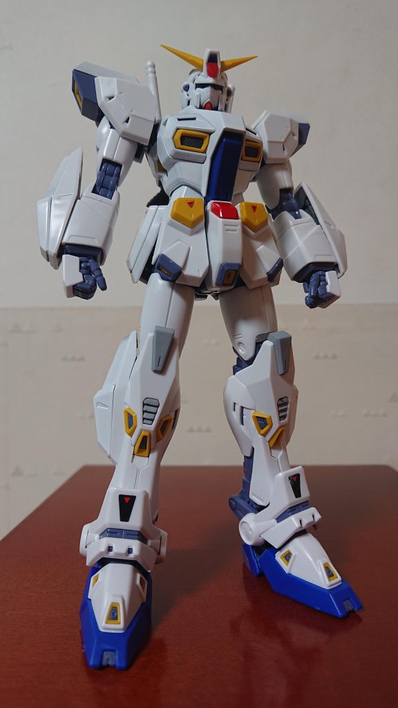 首だけこっち向けました( ; ゜Д゜)