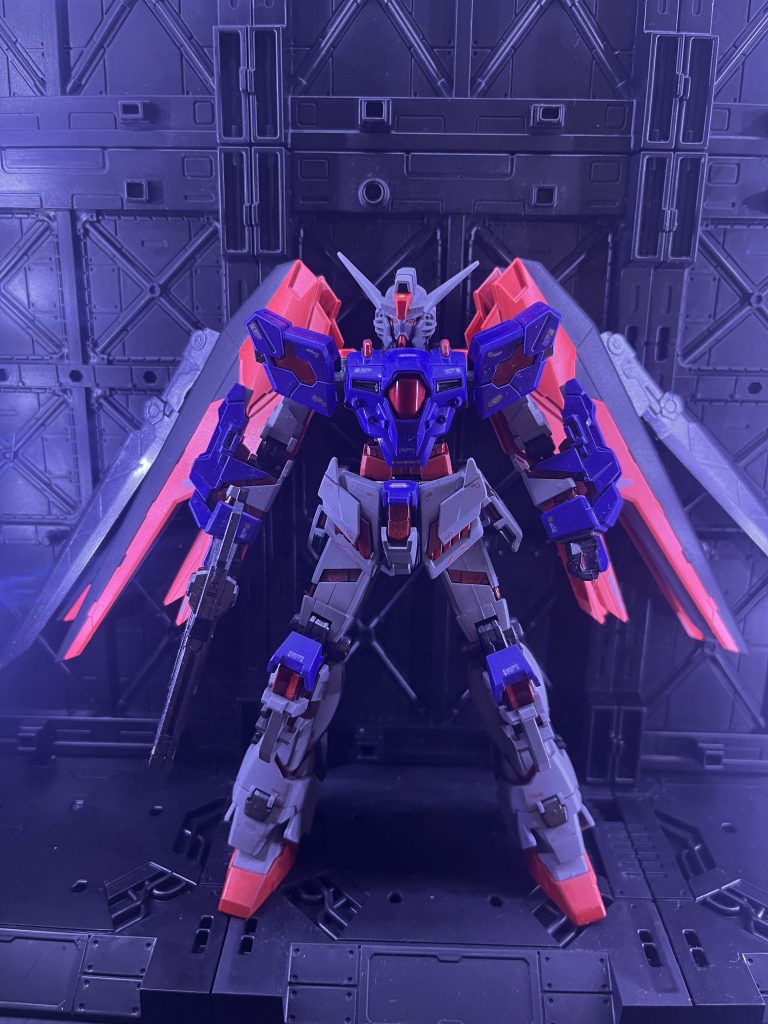 デスティニーガンダム…ではなくガンダムヘリオスとユニコーンガンダムのミキシングです。もともとどちらのキットもいたるところにクリアパーツが使われてるためとてもしっくり来てしまいました。