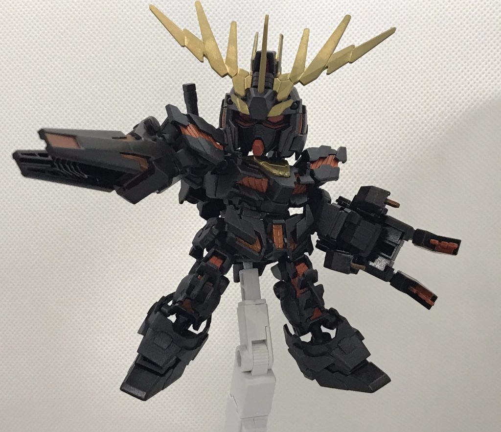 SDCSはフレームの選択によって等身を変えられるのが特徴のシリーズで、今回組んだバンシィはそこから更にパーツの差替えで通常のバンシィとノルンを選択出来るキット。今回はマリーダさんが乗ってた通常のバンシィの方を選びました。個人的にはノルンよりこっちの方が好き。