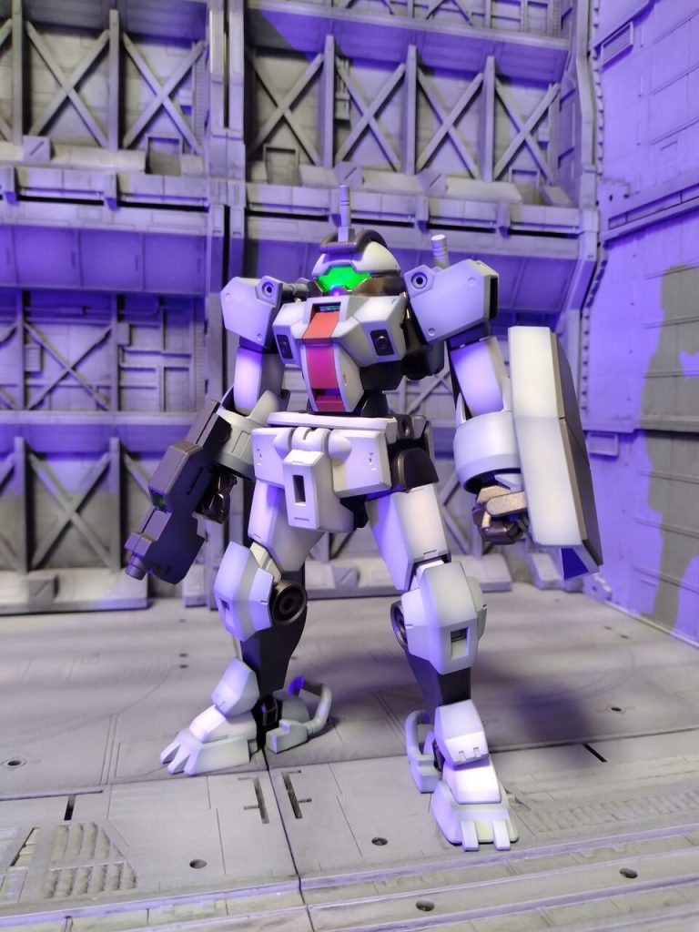 素でもＵＶライトに反応するクリアパーツ。（スミ入れ前状態）