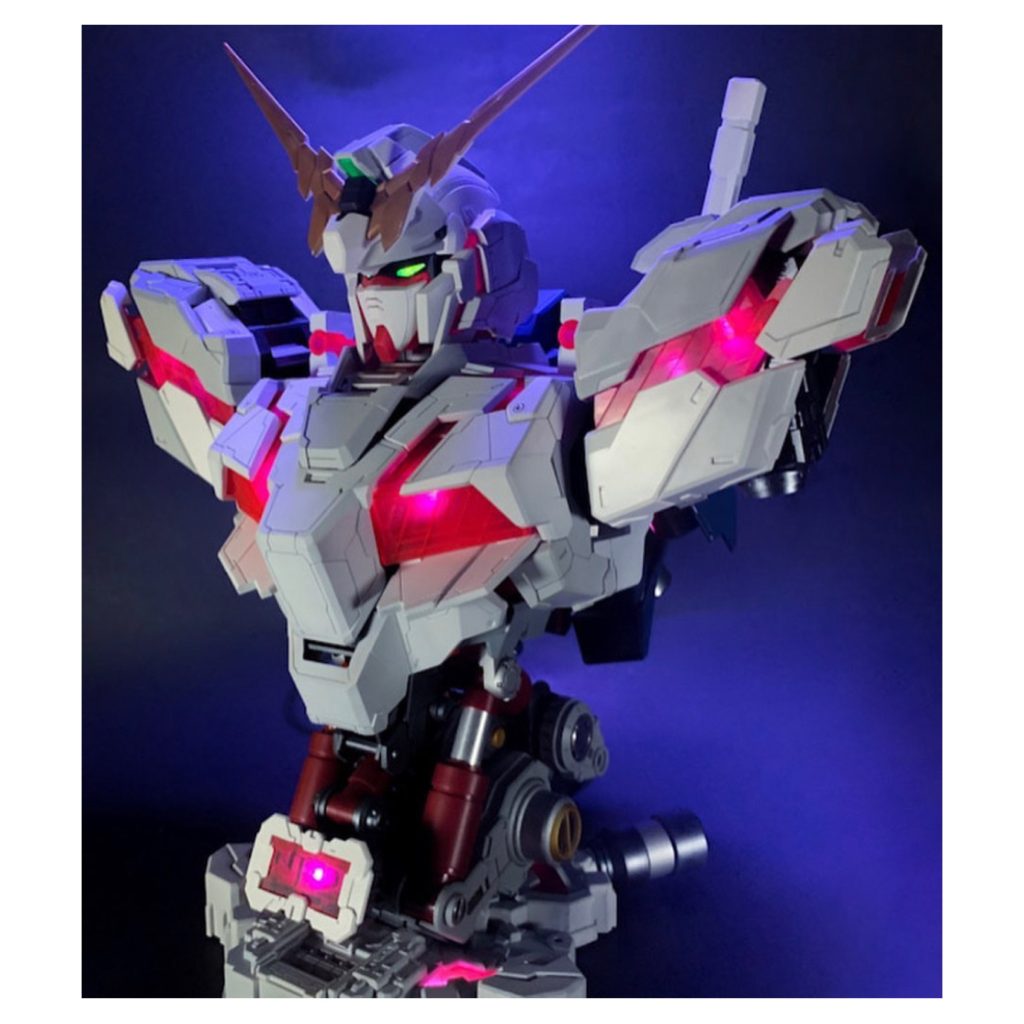 このモデルには非常に優れたディテールと、命を吹き込むのに役立つ多くの小さなパーツが含まれています。ディスプレイの目玉としても優秀なモデルです。すぐに注目を集めます。The model has very nice detail and many small parts to help bring it to life. A good model as a center piece in your display. It will grab your attention right away.