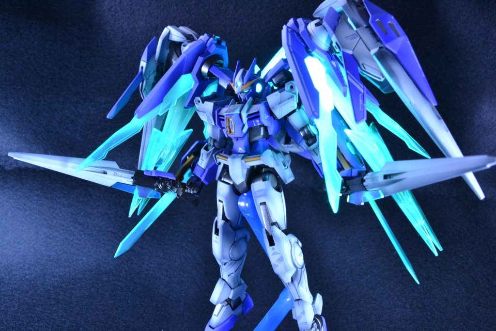 ビルドメタバースのアニメにてリクが1人で搭乗していたので違和感を感じ、発売日に買って積んでいた『オーライザー』を思い出しサラ用として作成しました。