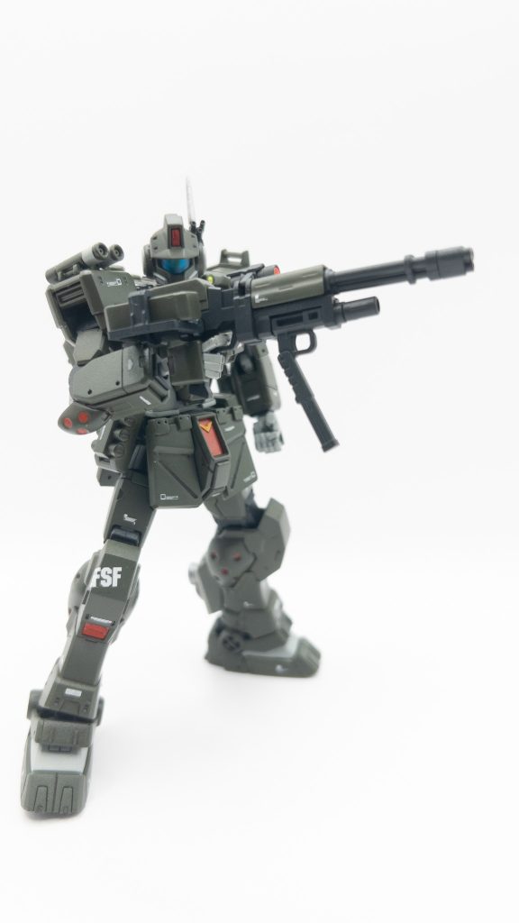 付属する武器の種類が豊富かつディティールが細かくてテンション上がるキット!もちろん本体のディティールもこまかくて、箱開けてしばらくランナー眺めてました 😍まぁ、その後気合入れてヤスリすぎてディテール結構潰しちゃったんですけどね...🥲