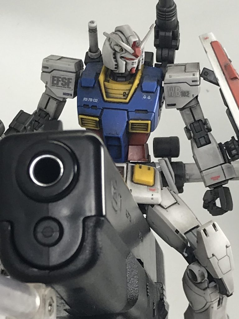 エアガンやモデルガンはいいですね〜20歳の頃、職場の先輩にサバゲーやらないかと誘われて一時期エアガンやサバゲーにハマってた時期がありました