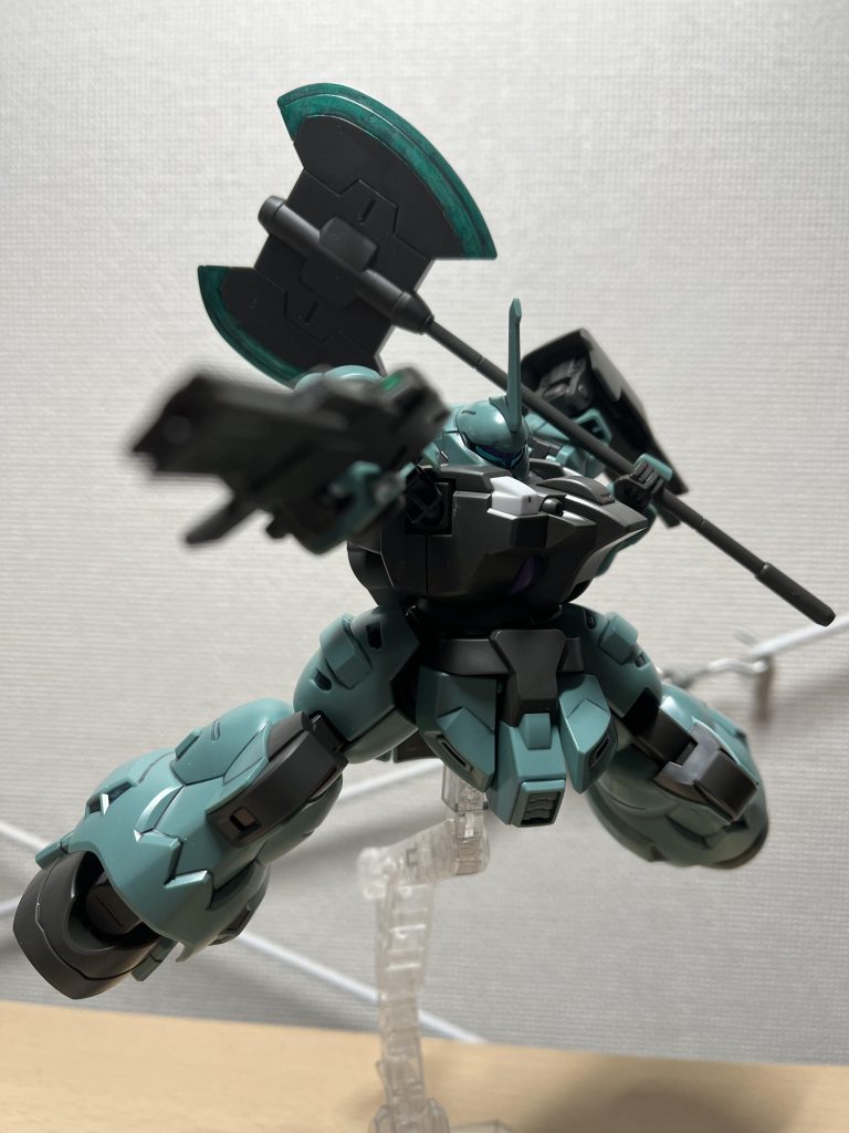 立ち姿撮るのを忘れる痛恨のミス。なのでSEEDポーズから。