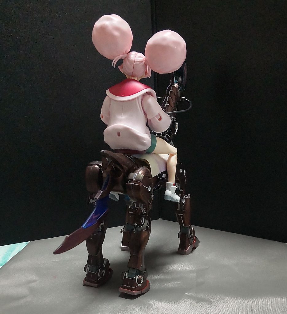 尾の毛部分はシーザーレジェンドのパーツで延長させてます。