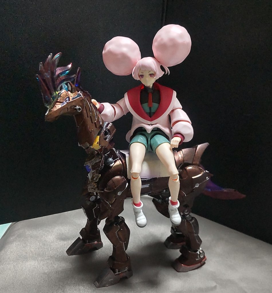 チュチュパイセンの座りパーツの交換次第で、ミオリネやスレッタ等もこの軍馬に安定して乗れますので、各々の軍馬があっても良いかもしれませんね。