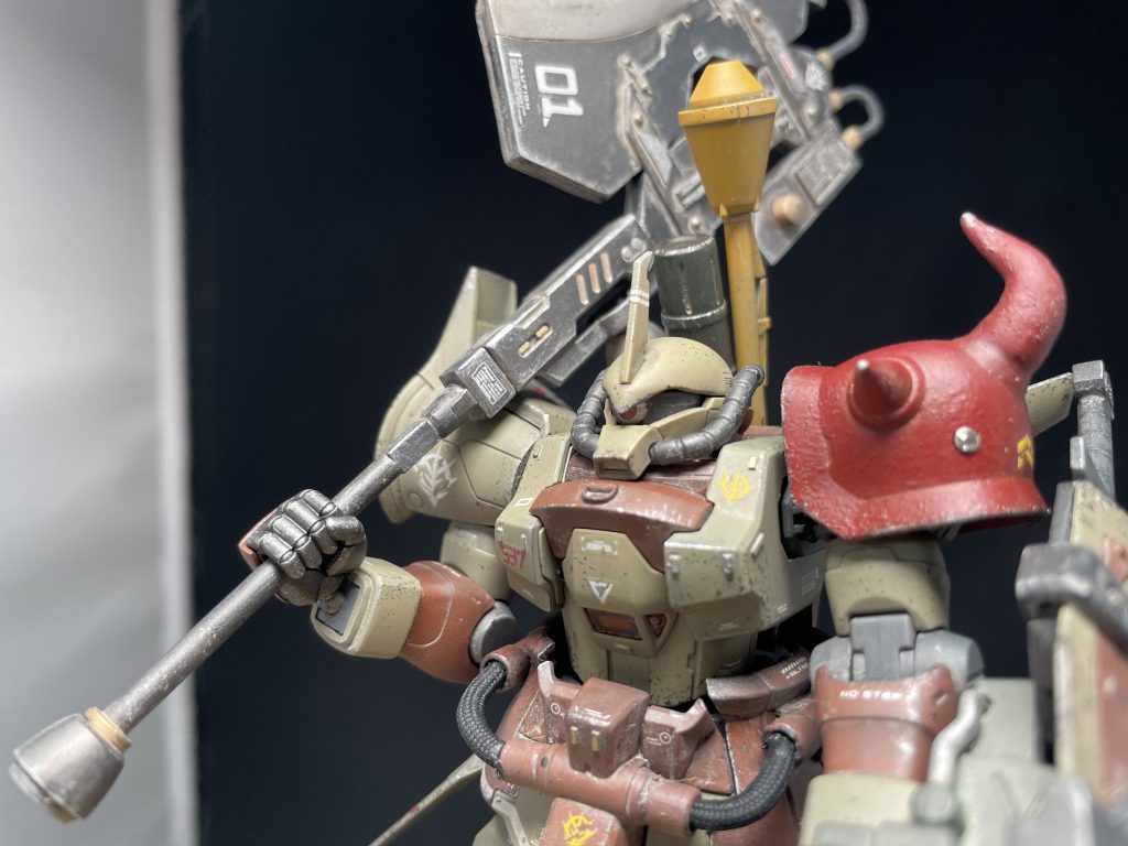 顔のアップ。顔にはエポキシパテをつけて悪そうにしてみました。