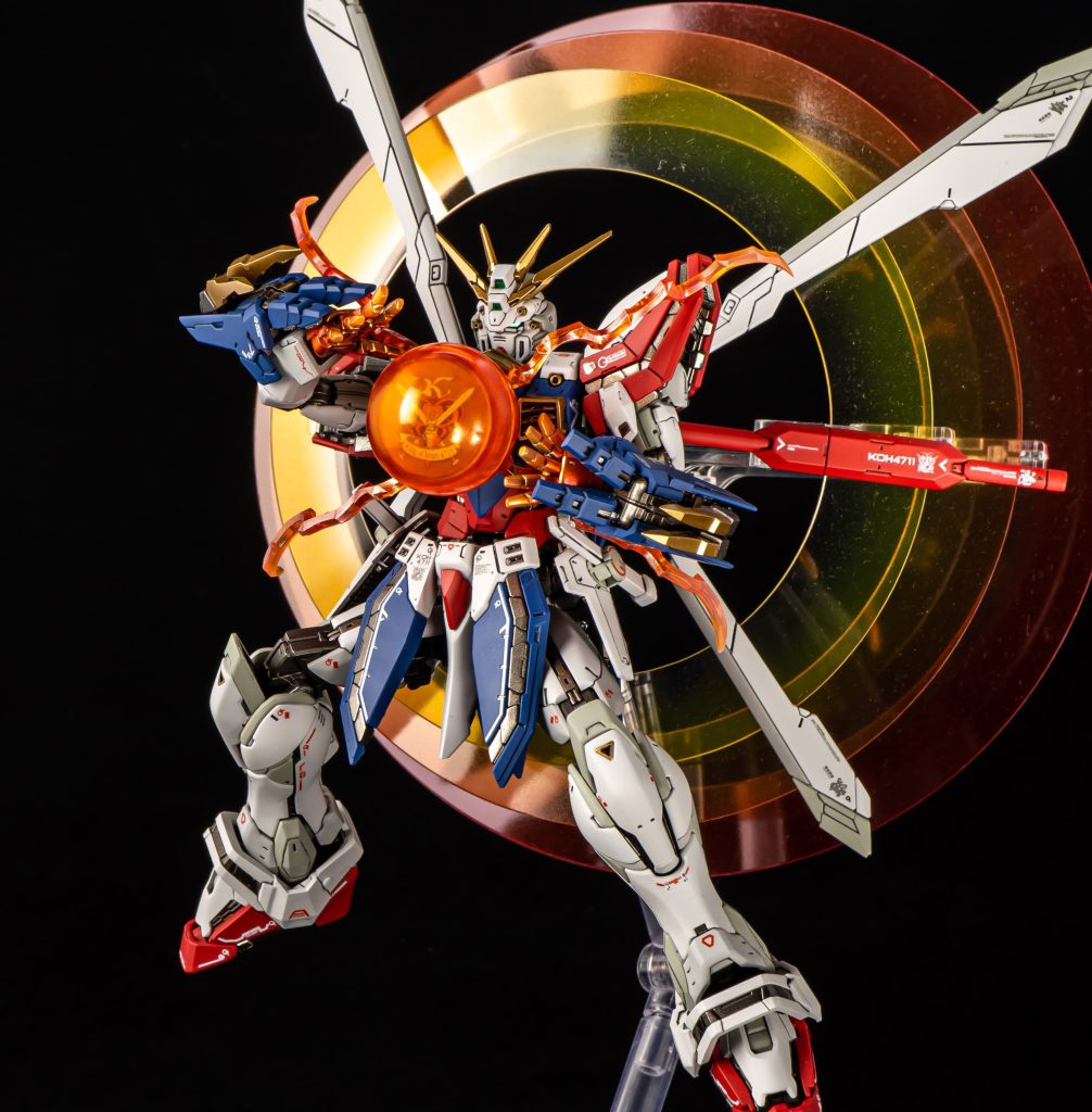 ゴッドフィンガー(赤熱)はシルバーからのクリアレッド、オレンジ、ホワイトの上地でグラーデーションをかけたキャンディ塗装