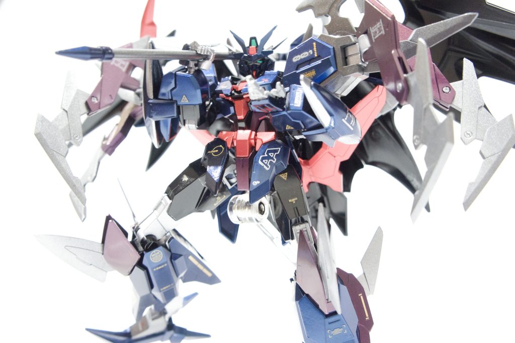 悪者感を出すポージングがなかなか思いつきませんね…笑ちょっと皇帝感??っぽいポーズ。