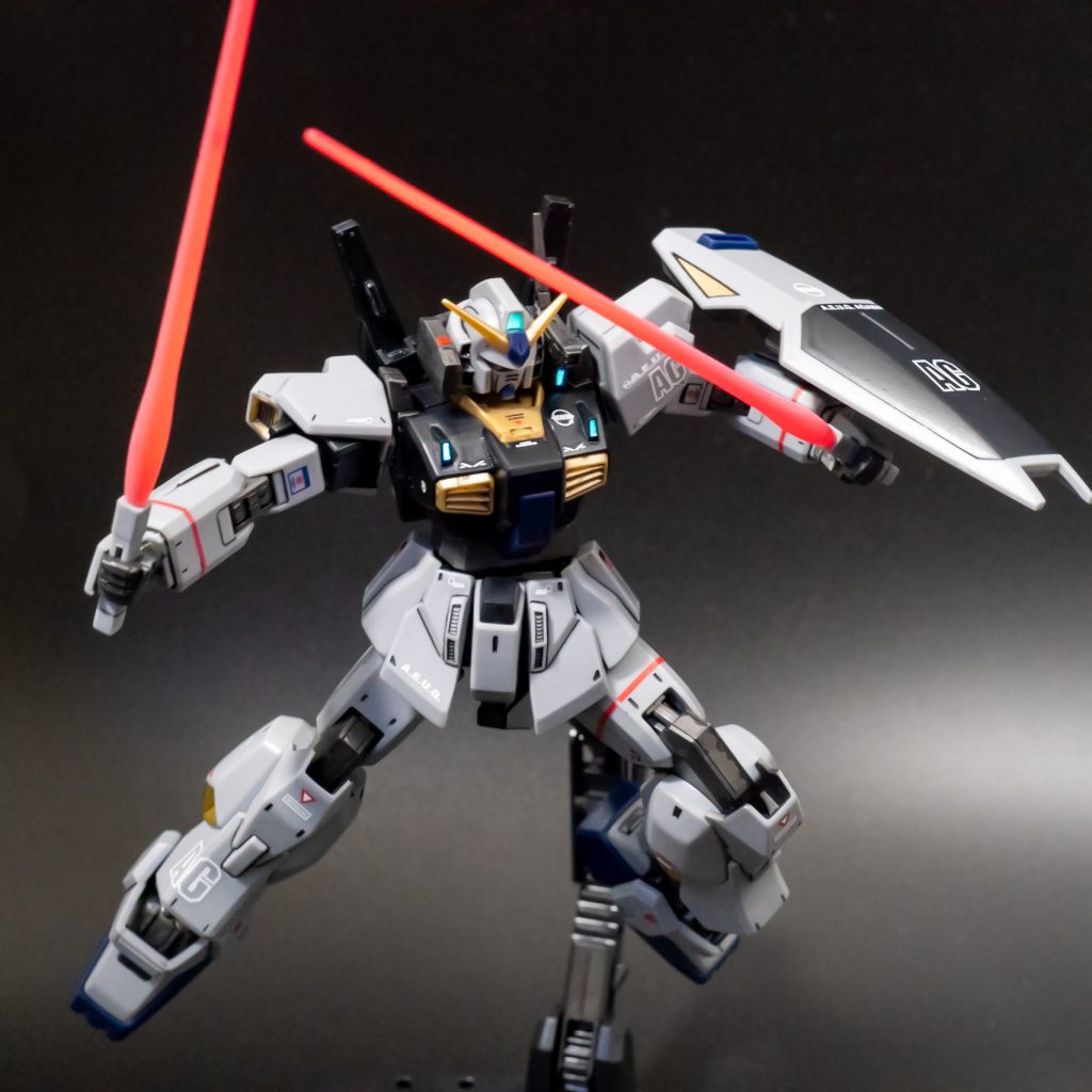 サーベルもしっかり塗装。一応、グラデーション塗装のつもりです(^_^;)