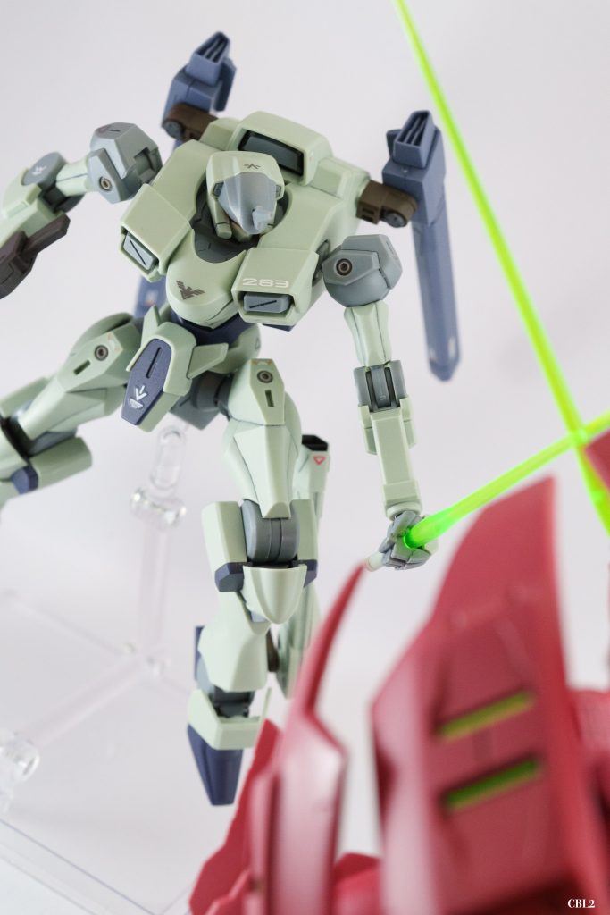 友情出演、ダリルバルデさん。あ、脚部と肩部の3mmを塞いでいるのは今回もWAVE社のO・ボルト。何も取り付けるつもりがないのでネオジム磁石は使ってません。