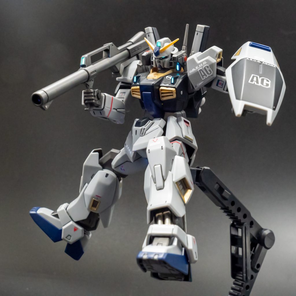 各センサー部に、蛍光グリーンを塗装。ブラックライトで発光。