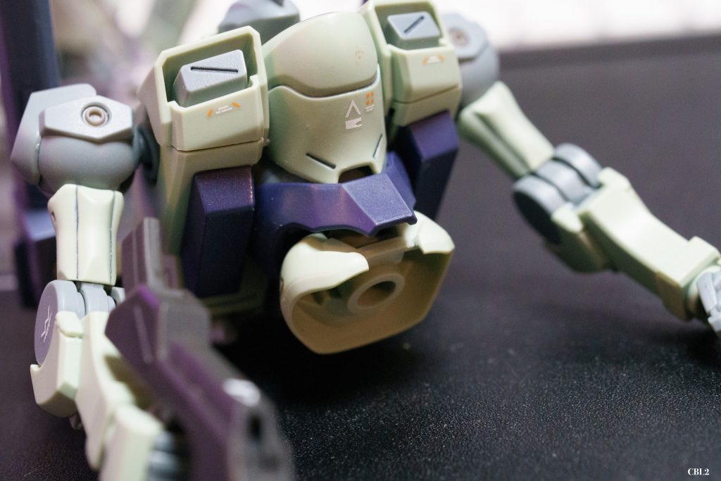 腰パーツは切り欠いてもっと前方向に動くように!