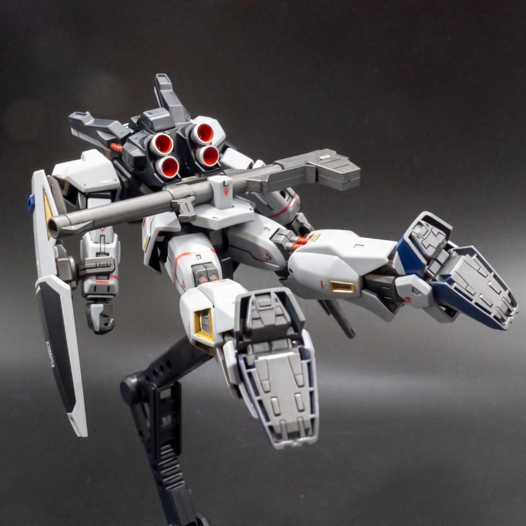 地味に、足裏も塗装。カラーガイドのガンメタリックを塗装。