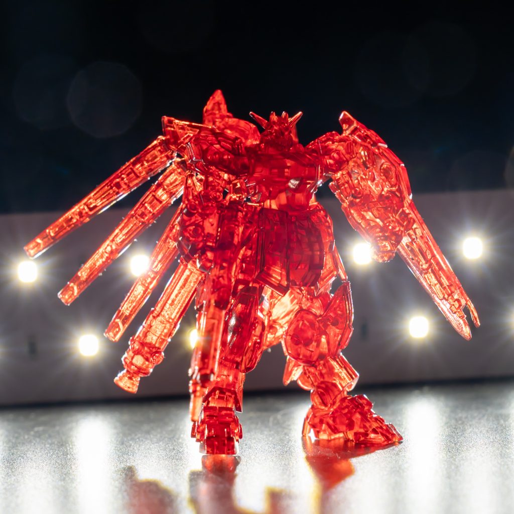 自分のやり方が良くないのかわかりませんが、思ってたほど、透明度は劇的に良くはならないような、気がします。ABSの素材自体が、透明度は高くないのでしょうか。光沢クリアートップコートの方が、仕上がりが良いかもしれないですね(^_^;)