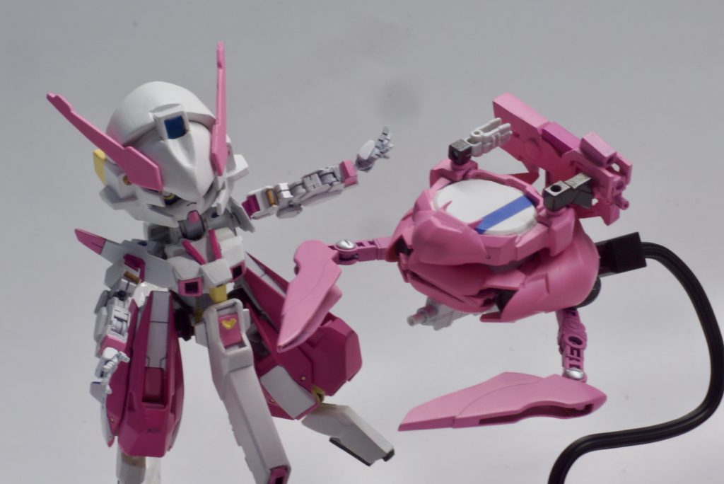 キハール三は腕を大きく開いた!な感じで開きます。カニみたいで可愛いです。