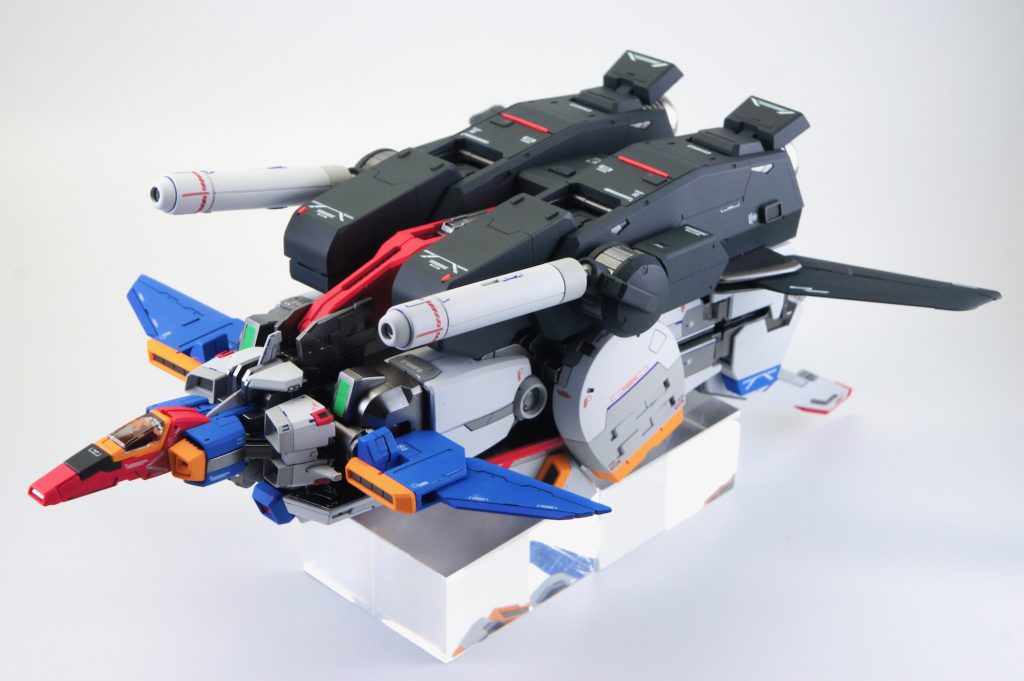 コアベース。脚部が変形後、隙間なくピチッとまとまるのが気持ちいい。