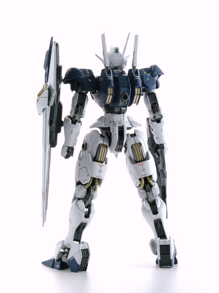 最近はスマホ撮影ばかりでしたが、ミラーレスを買い替えたので久し振りに白背景で気合い入れて撮影しました。カメラはSONY ZV-E10、レンズはSIGMA 30mm f1.4 DC DN