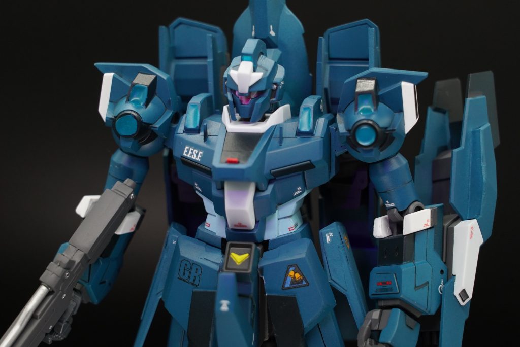 一応ブラックライトを当てると光るように部分塗装中々きれいには出来ませんでした。次回に生かしたい