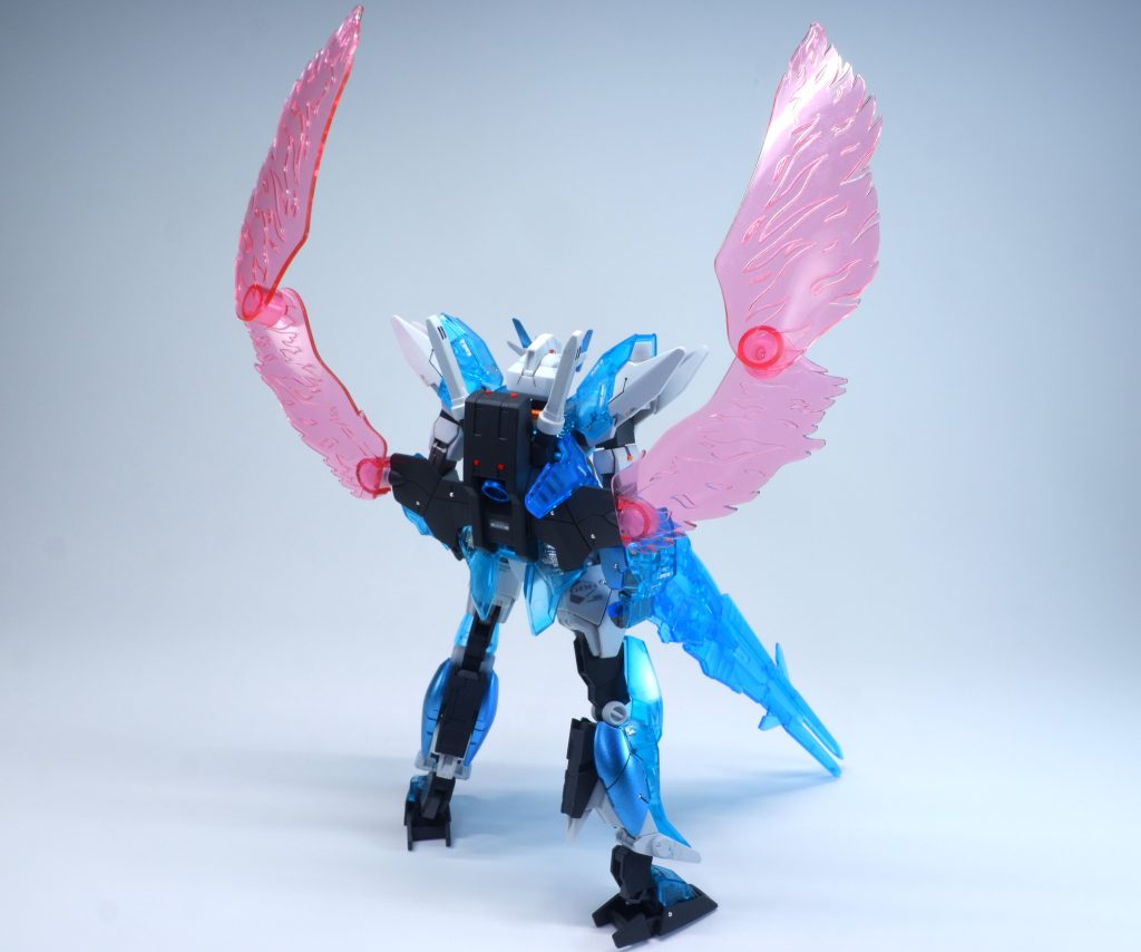 ▲背面、スタービルドストライクの光の翼のエフェクトを使用