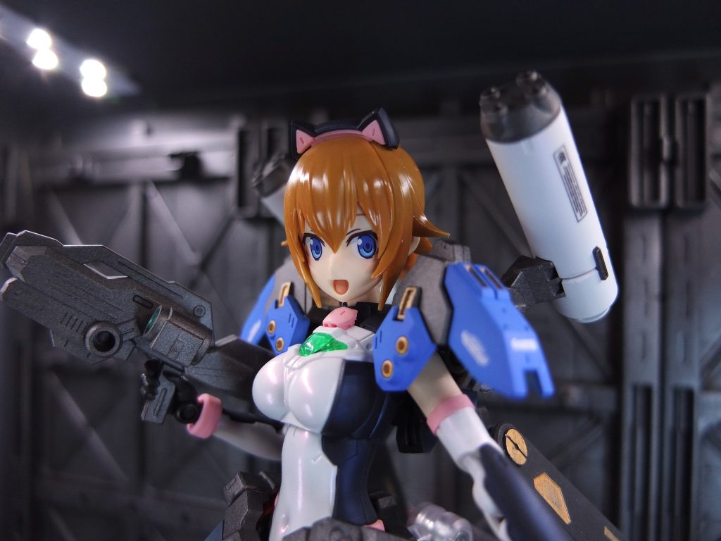 当初は肌色も塗るつもりでしたがタンポ印刷している分をどうするか悩んだ(2分くらい)結果心の中の勇次郎が「競うな 持ち味をイカせッッ」との事なのでそのままにさせてもらいました。