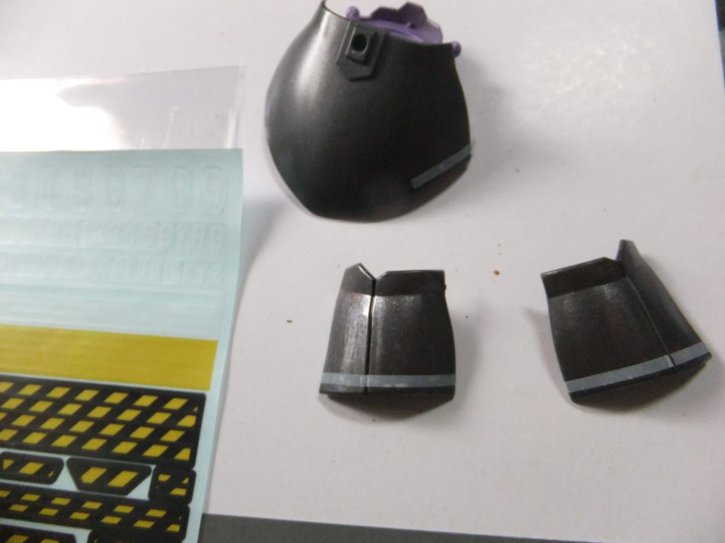 曲線部分にも無難に貼り付け出来るのが良いデス😁百均クオリティで薄々なので店頭で見かけたら即ゲットをオススメします。最後迄お付き合い頂きましてありがとうございました🙇