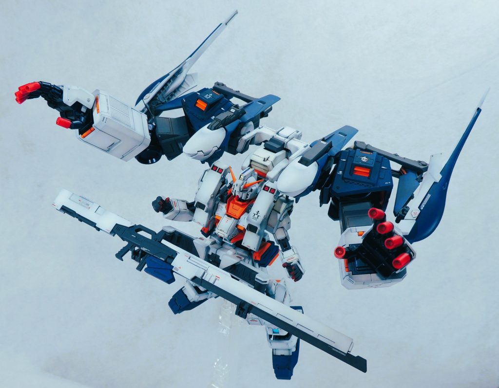 サブ・アームに武器を持たせてみました。