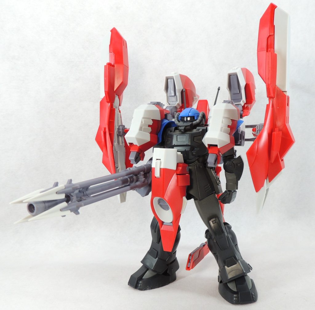 仮組時の状態。接続については、試行錯誤の末、アクト・ザクの腰部の３㎜Φ穴にアクア・ハンブラビⅡの取付基部をそのまま接続。