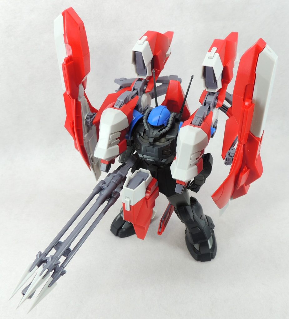 股間のユニットはネオジム磁石で接続。水中用フェダーイン・ライフルは先端を先鋭化。