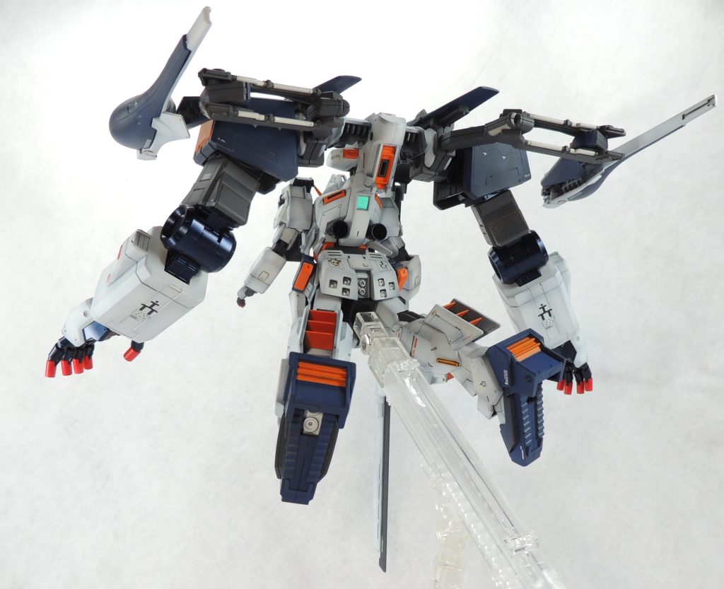 ハイゼンスレイ製作時に大きさを変えながら量産した「ティターンズ・テスト・チーム」の自作デカールを各部に使用しました。