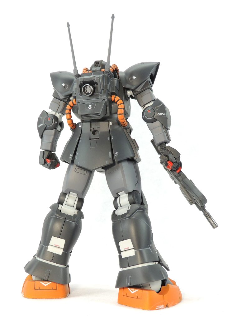 ゼータガンダム本編登場時のティターンズカラーとせず、３種類のグレーで塗り分け、アクセントにオレンジ色を配置しました。マーキングはガンダムデカールやヴェルテクスデカール等を使用。